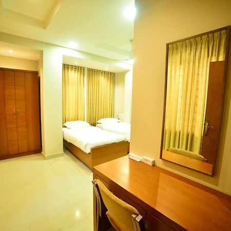 Hotel Priya كوتاكال المظهر الخارجي الصورة