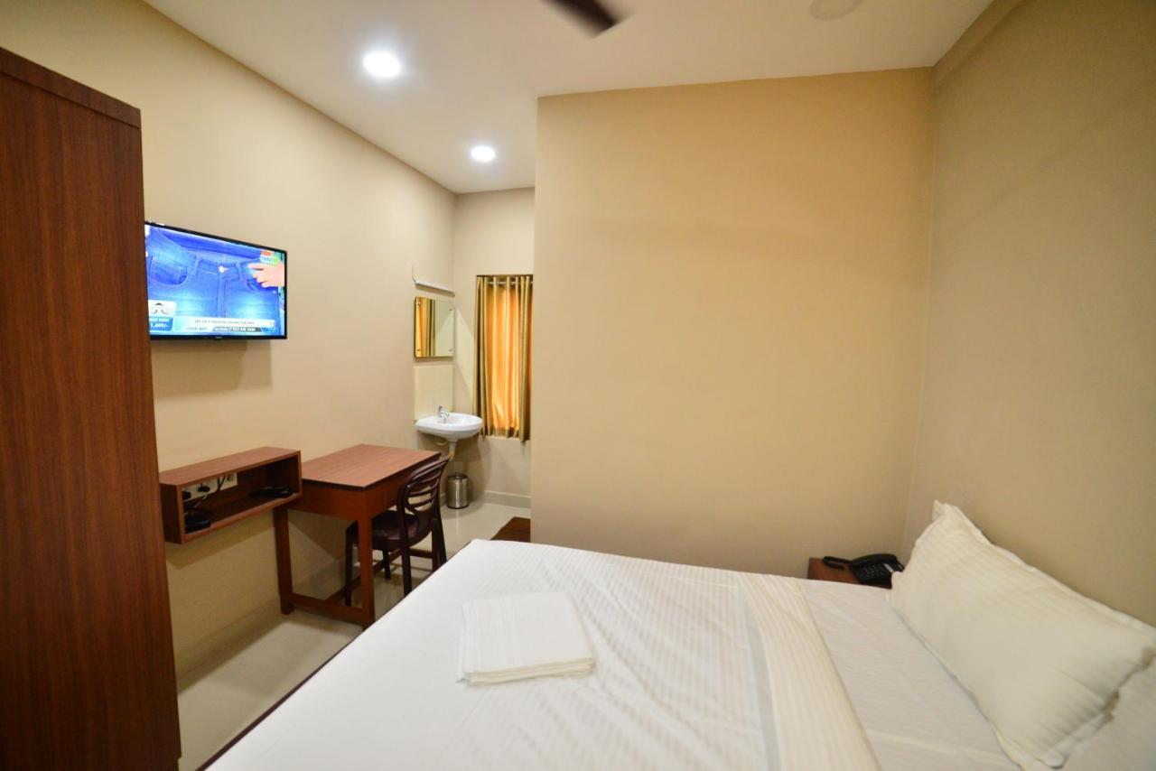 Hotel Priya كوتاكال المظهر الخارجي الصورة