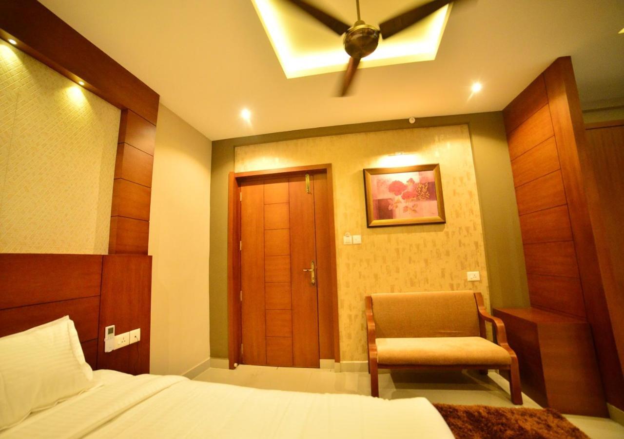 Hotel Priya كوتاكال المظهر الخارجي الصورة