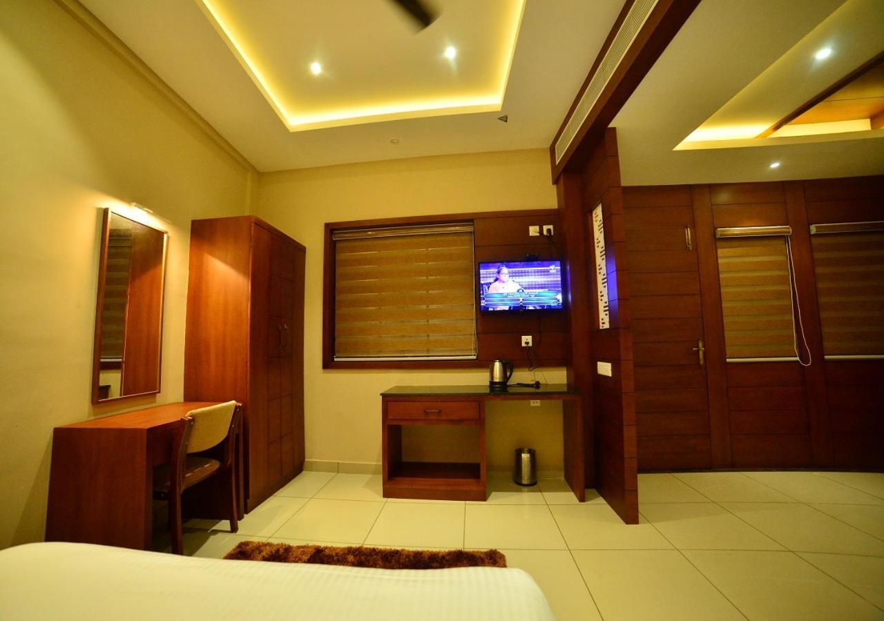 Hotel Priya كوتاكال المظهر الخارجي الصورة