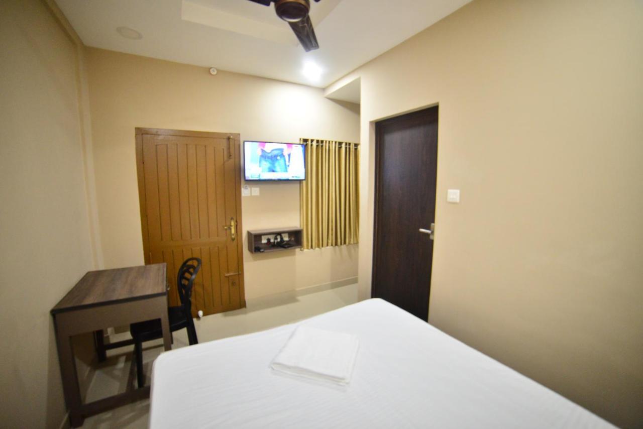 Hotel Priya كوتاكال المظهر الخارجي الصورة