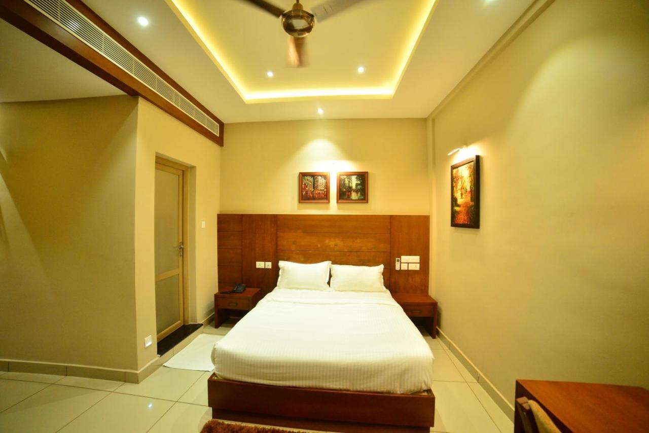 Hotel Priya كوتاكال المظهر الخارجي الصورة