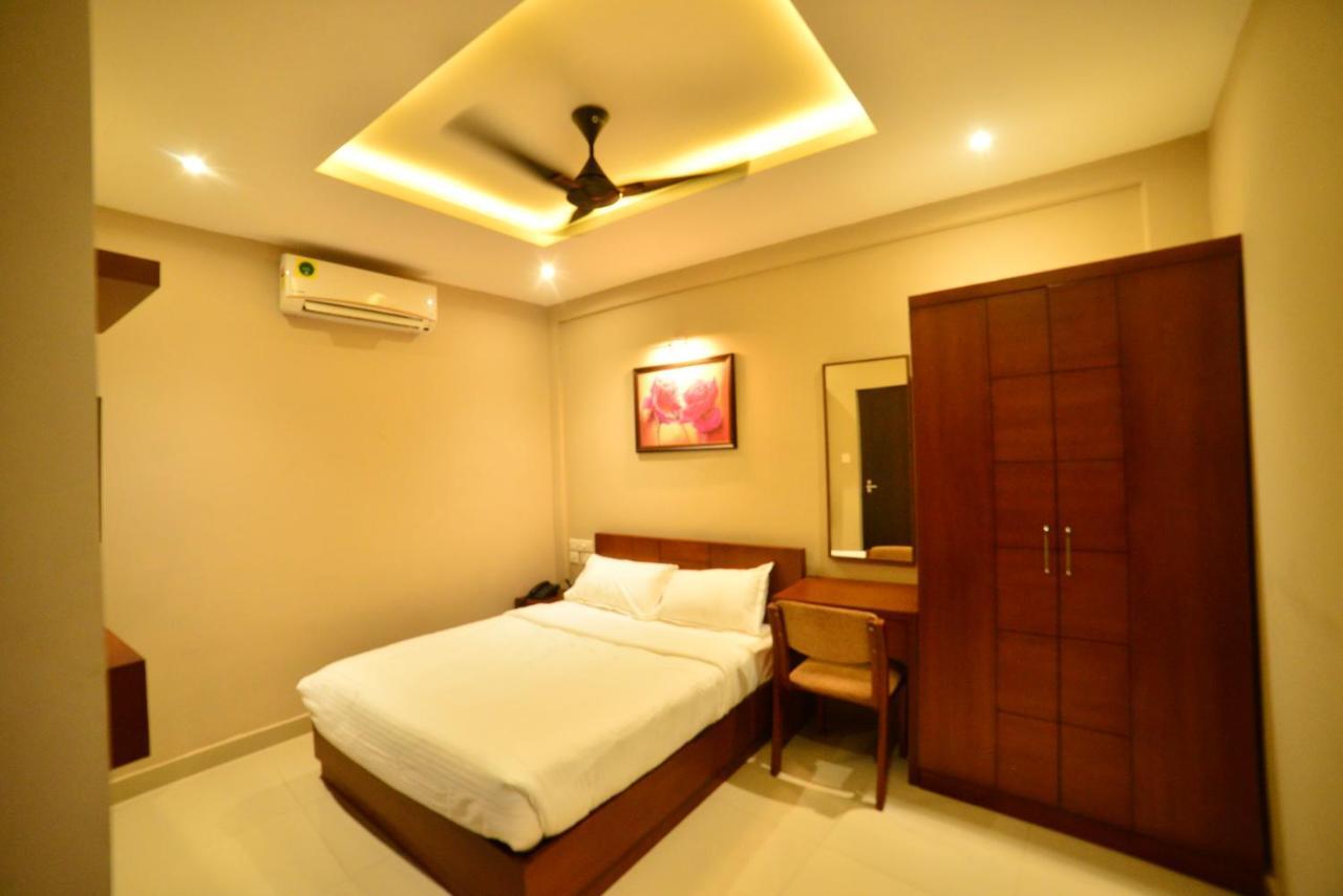 Hotel Priya كوتاكال المظهر الخارجي الصورة