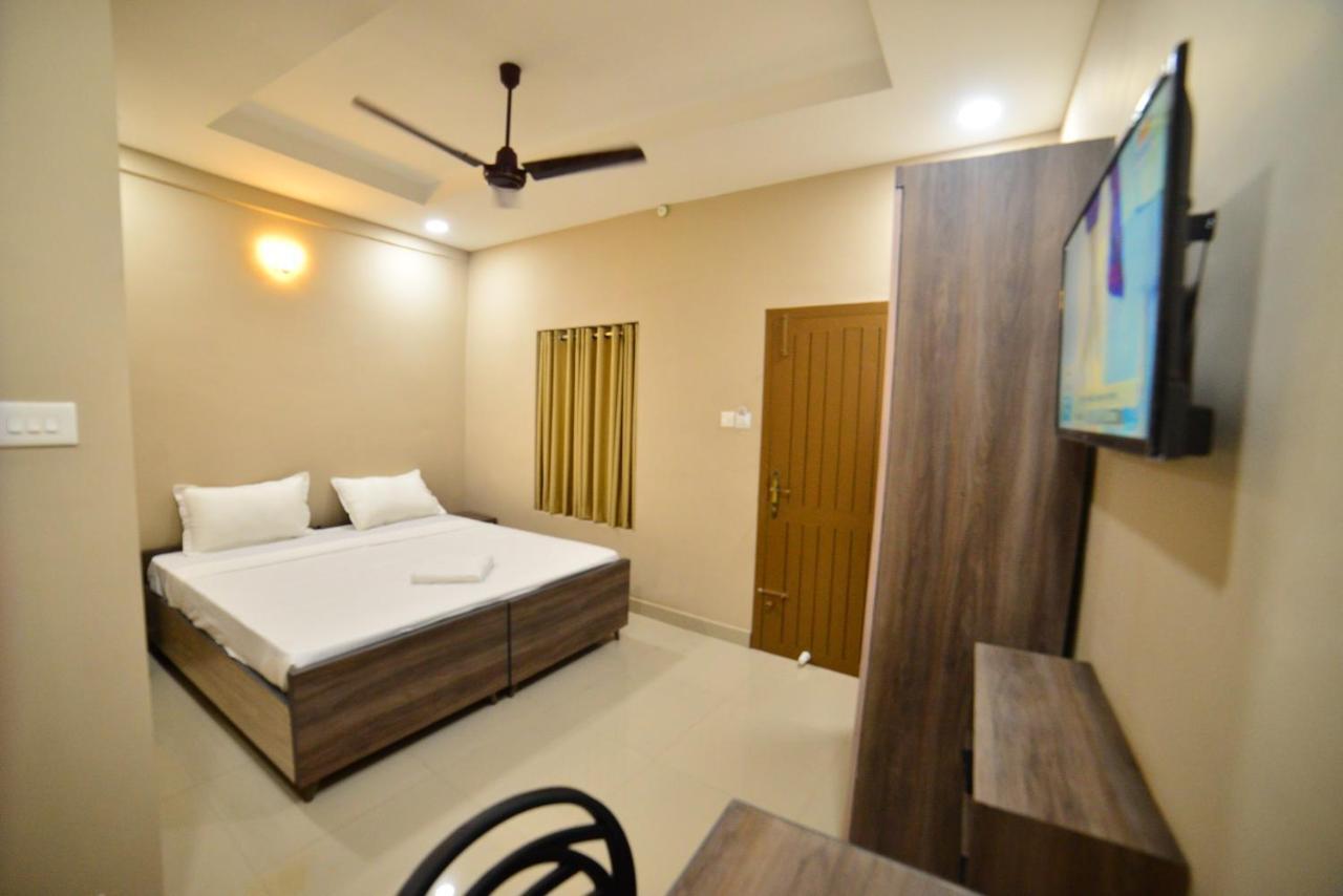 Hotel Priya كوتاكال المظهر الخارجي الصورة