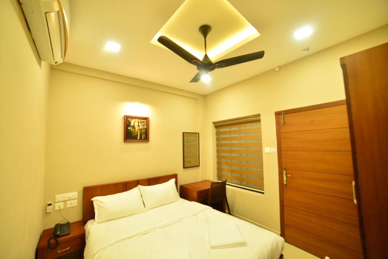 Hotel Priya كوتاكال المظهر الخارجي الصورة