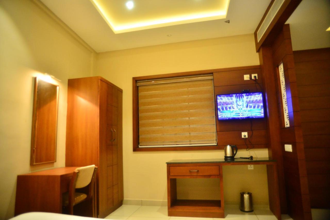 Hotel Priya كوتاكال المظهر الخارجي الصورة